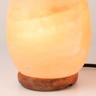 Solná lampa ve tvaru vejce - dřevěný podstavec