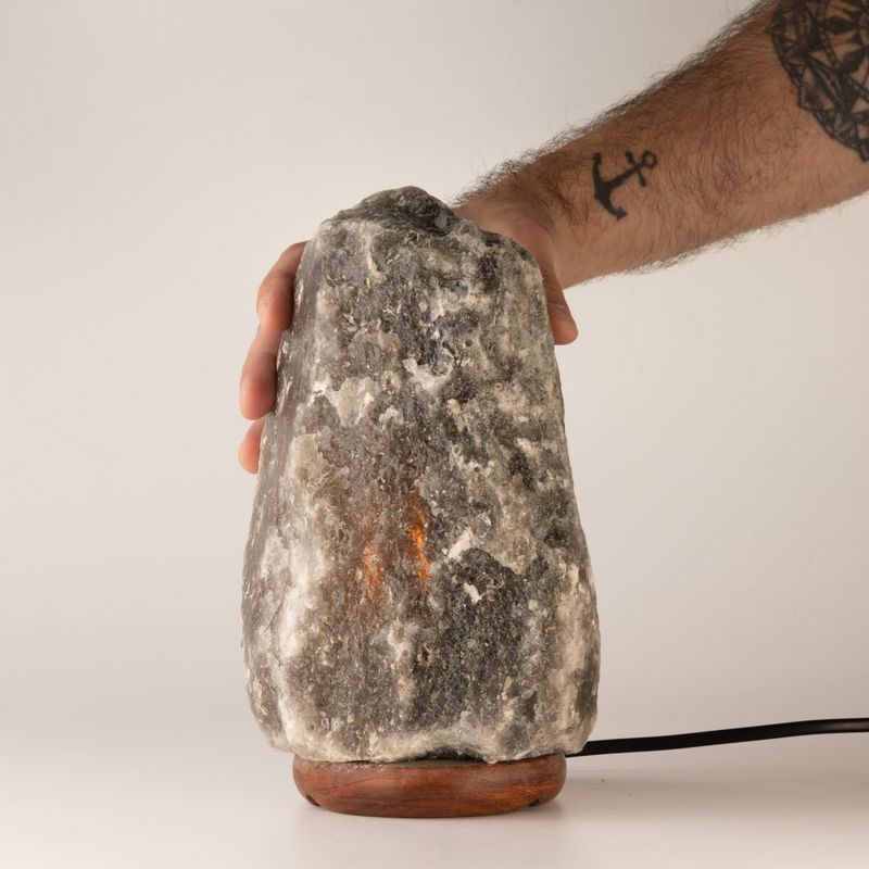 Šedá himálajská přírodní solná lampa – 3–5 kg