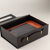 Skládací dárková krabička - Med Hamper  (24x18,2x8 cm) - černá