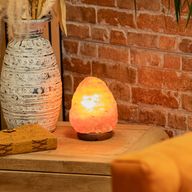 Kvalitní přírodní solná lampa – a základna cca 2–3 kg