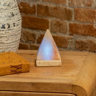 Kvalitní USB solná lampa ve tvaru pyramidy - 9 cm (multi)