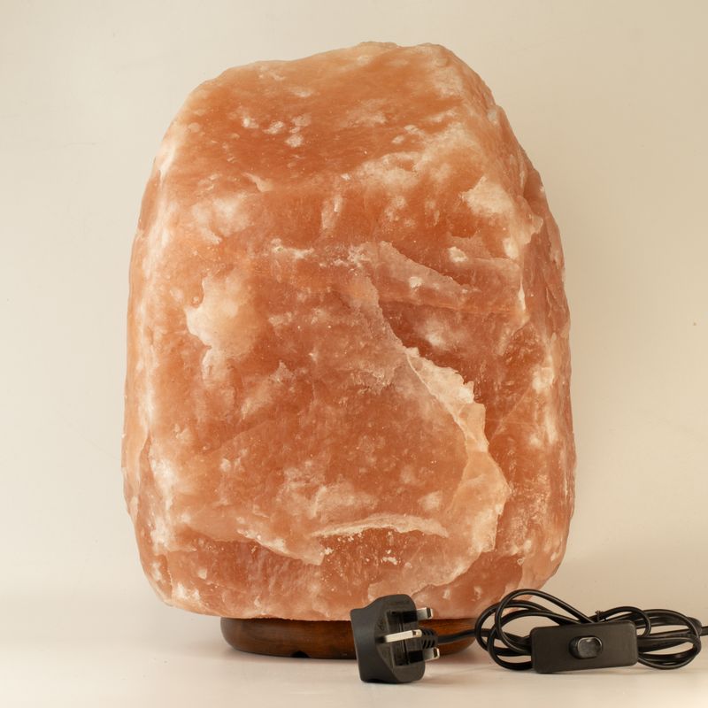 Kvalitní obrovská přírodní solná lampa - cca 24–26 kg
