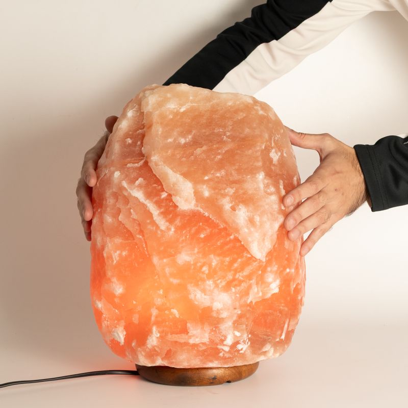 Kvalitní obrovská přírodní solná lampa - cca 24–26 kg