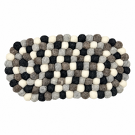 Oválná podložka z plstěných kuliček - 38x18cm vícebarevná šedá