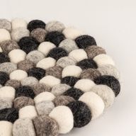 Kulatá plstěná podložka pod talíř - 20 cm vícebarevná šedá