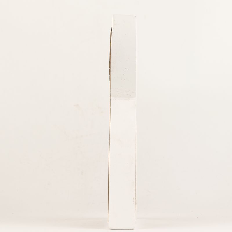 Anděl z mangového dřeva - bělený s vyřezávanou železnou dekorací - 22 cm