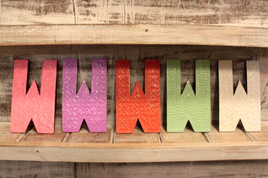 Písmeno "W" - Různé barvy - 15 cm