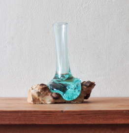 Tavené sklo na vymývaném dřevě - Váza - malá